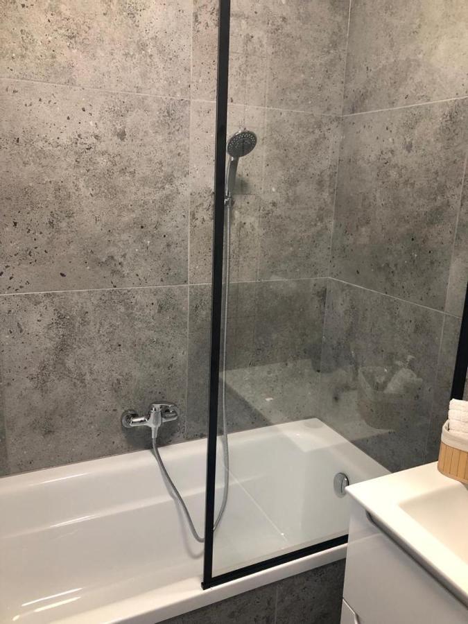 Apartment Pileckiego Airport Modlin 24 H *
